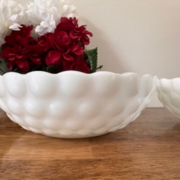Vintage Milk Glass Bubble Pattern Serving Bowls Opalescent Scalloped Edge Decor - Picture 6 of 7